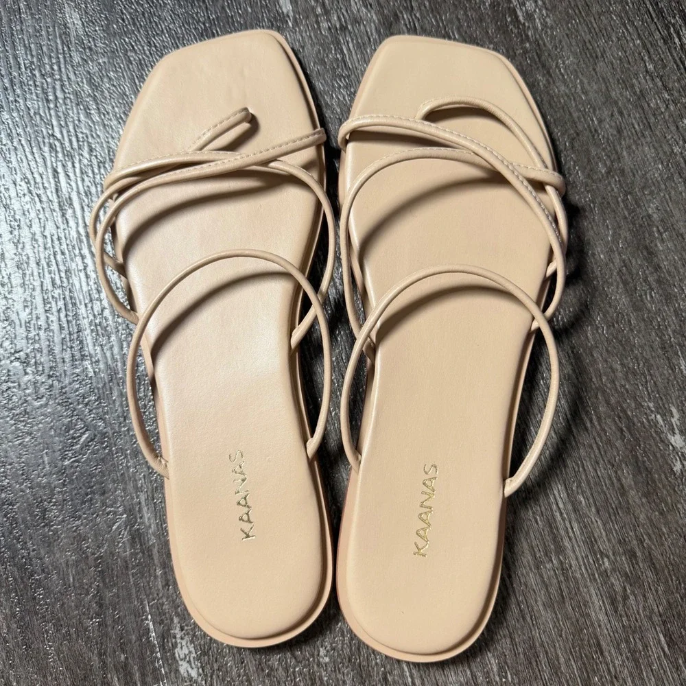 Kaanas resortwear flat viewing